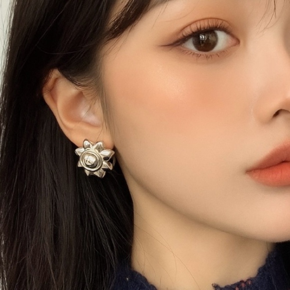 Vintage Nina Ricci Signed Abstract Flower Silver Tone Clip-On Bauble Earrings